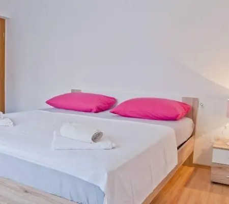 Apartment With A Parking Space - 11726 Split