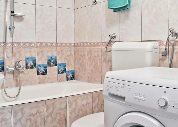 With A Parking Space - 11726 سبليت